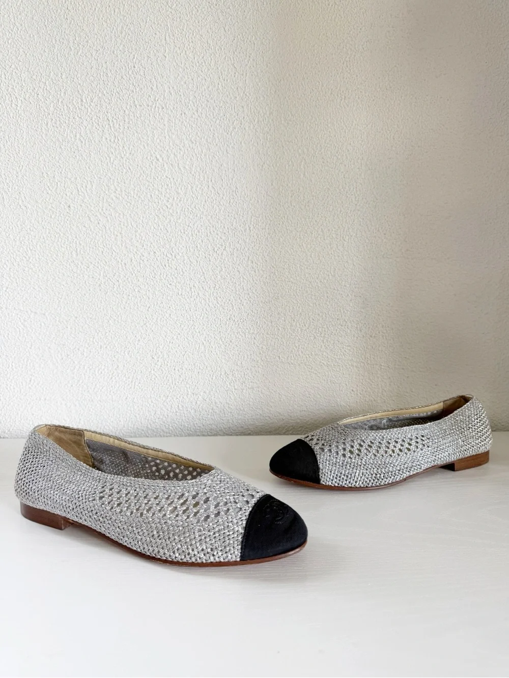 Chanel Metallic Silver Woven PVC Ballet Flats Black CC Cap Toe EU 38.5 US 8.5